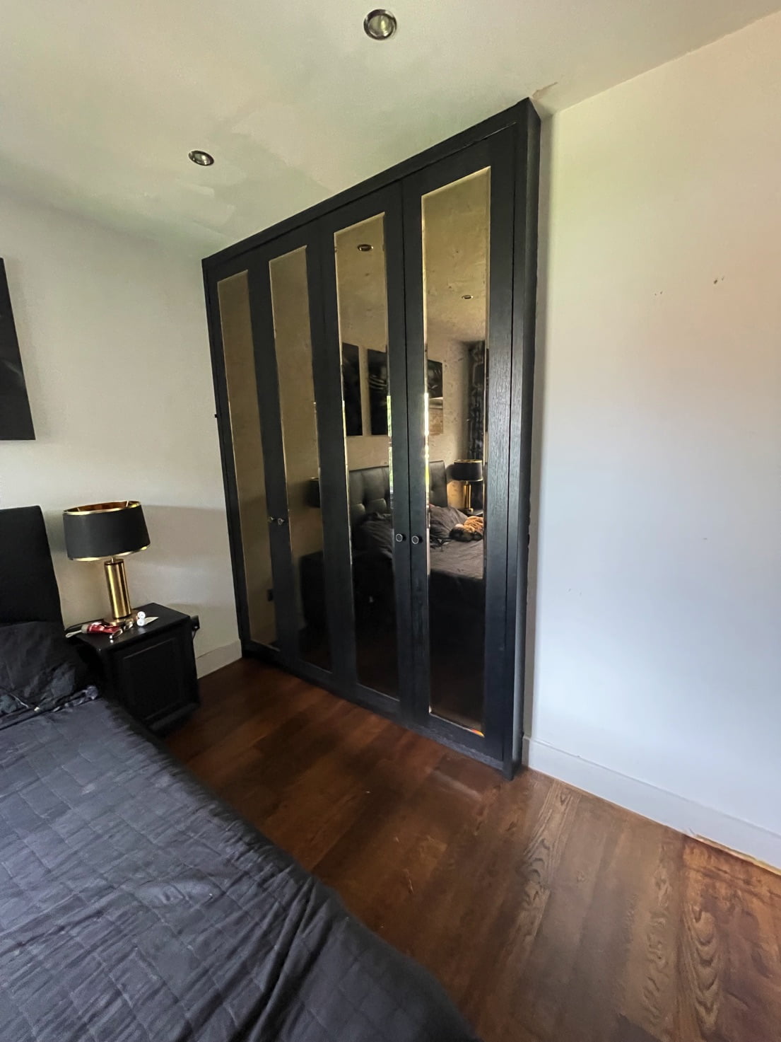 mirrored door wordrobe